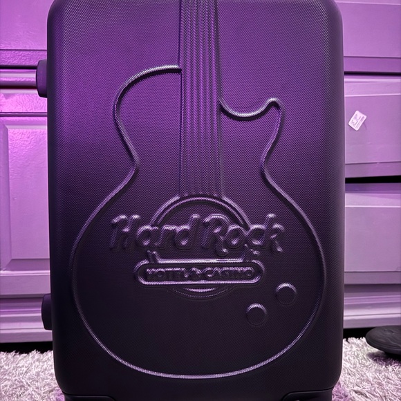 Never used Hard Rock Carry on luggage - Picture 1 of 4